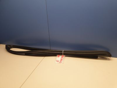 Уплотнитель стекла передней правой двери для Toyota Avensis T27 2008-2018