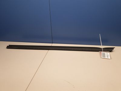 Накладка стекла передней правой двери для Toyota Avensis T27 2008-2018