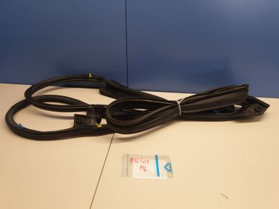 Уплотнитель двери передней левой для Toyota Prius W50 2015-