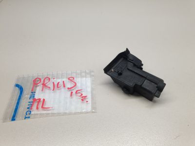 Уплотнитель стекла передней левой двери для Toyota Prius W50 2015-