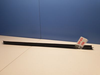 Накладка стекла передней правой двери для Volvo XC60 2008-2017