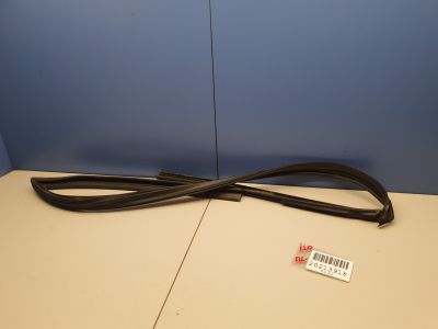Уплотнитель стекла передней левой двери для Hyundai i40 2011-2019