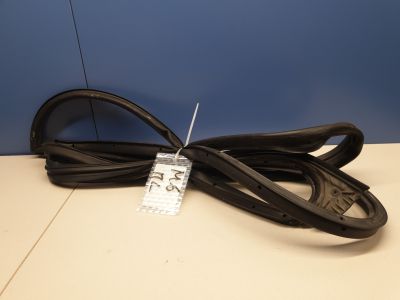 Уплотнитель двери передней левой для Mazda 6 GJ 2013-2019