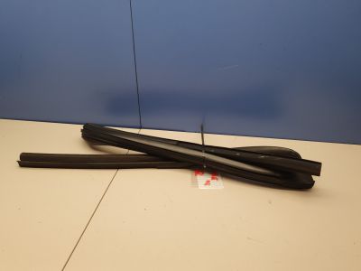 Уплотнитель стекла двери задний правый для Chevrolet Spark M300 2010-2015