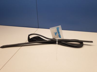 Уплотнитель двери задней правой для Porsche Panamera 2010-2016