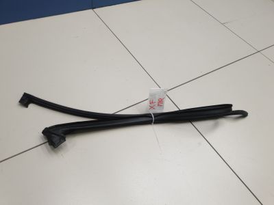 Уплотнитель стекла передней правой двери для Jaguar XF 2007-2015