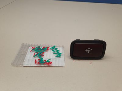 Кнопка открытия багажника  для Mercedes E-klasse W212 2009-2016