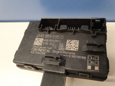 Блок комфорта задней правой двери  для Audi Q7 4M 2015-