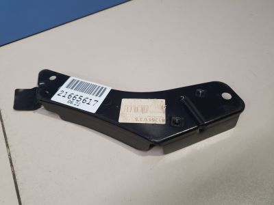 Кронштейн крепления крыла правый для Peugeot 308 2007-2015