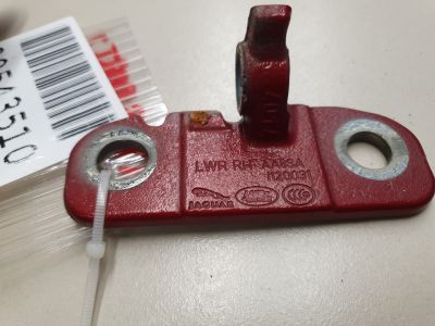 Петля двери передней правой нижняя для Land Rover Range Rover Sport 2013-