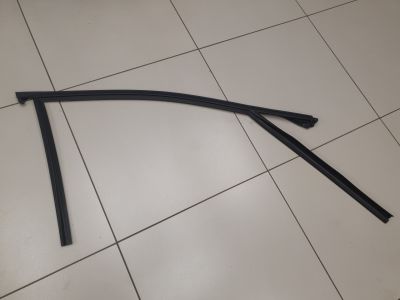 Уплотнитель стекла передней правой двери для BMW X1 E84 2009-2015