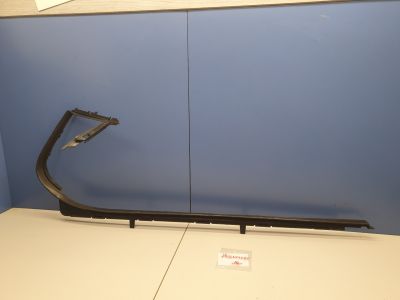 Накладка стекла задней правой двери для Land Rover Discovery 2017-