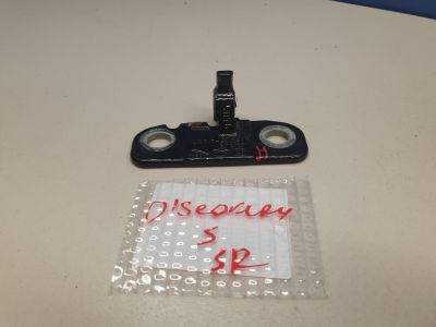 Петля двери задней правой нижняя для Land Rover Discovery 2017-