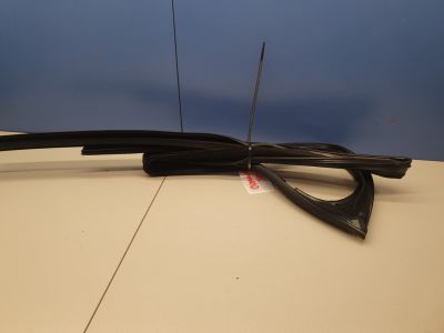 Уплотнитель стекла передней левой двери для Land Rover Discovery 2017-