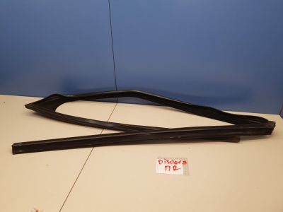 Уплотнитель стекла передней правой двери для Land Rover Discovery 2017-