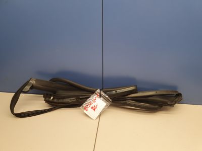 Уплотнитель двери задней левой для Land Rover Discovery 2017-