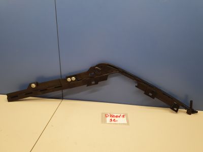 Кронштейн накладки двери задней левой для Land Rover Discovery 2017-