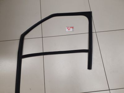 Уплотнитель стекла передней левой двери для Land Rover Range Rover Sport 2013-