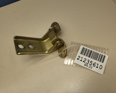 Петля двери передней правой верхняя для Lifan Solano 650 2016-