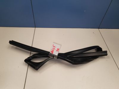 Уплотнитель стекла двери задний правый для Land Rover Discovery 2017-