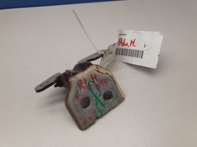 Петля двери передней левой нижняя для Renault Duster 2010-