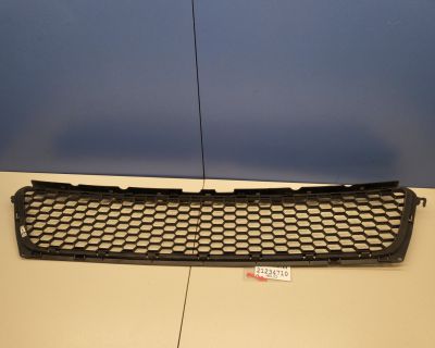 Решетка в бампер центральная  для Renault Logan 2005-2014
