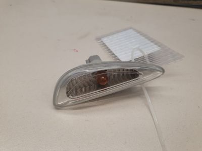 Повторитель на крыло левый белый для Hyundai Solaris 2017-