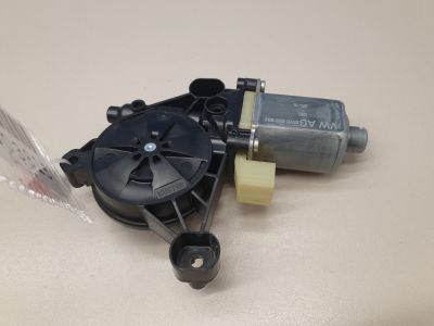 Моторчик стеклоподъёмника передний правый для Audi A4 B9 2015-