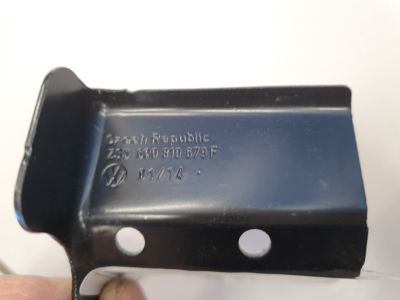 Кронштейн крепления крыла левый для Skoda Fabia 5J 2007-2015