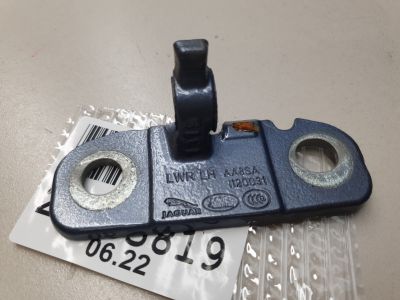 Петля двери передней левой нижняя для Land Rover Discovery 2017-