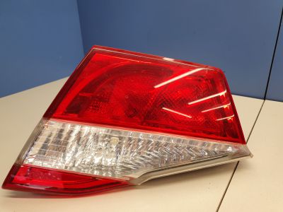 Фонарь в крышку правый для Toyota Camry XV50 2011-2017