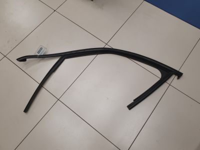 Уплотнитель стекла двери передний левый для Mercedes A-klasse W176 2012-2018
