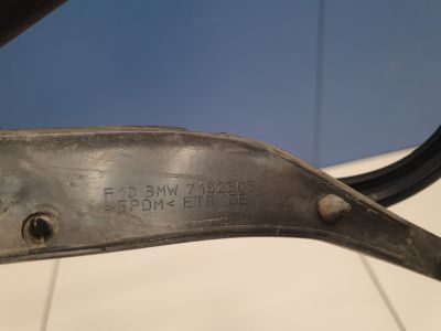 Уплотнитель двери задней левой для BMW 5 F10 2009-2017