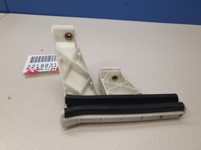 Направляющая стекла передней правой двери для Peugeot 308 2007-2015