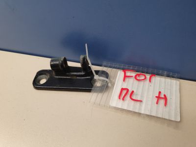 Петля двери передней левой нижняя для BMW 7 F01 F02 2008-2015