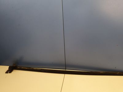 Молдинг стекла передней левой двери для Maserati 3200 GT 1998-2002