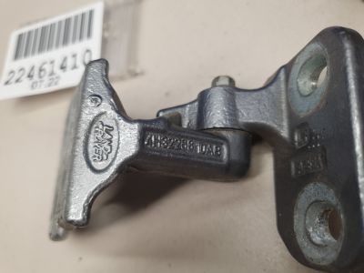 Петля двери задней правой нижняя для Land Rover Range Rover Sport 2005-2012