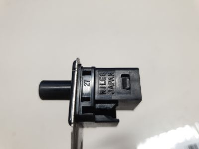 Выключатель концевой для Nissan Juke 2010-2019