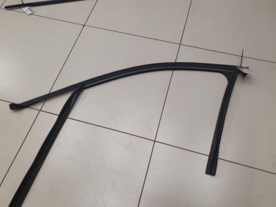 Уплотнитель стекла передней левой двери для BMW M3 F80 2014-