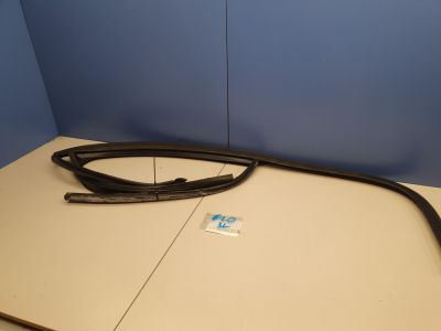 Направляющая стекла задней левой двери для BMW 1 F20 F21 2011-2019