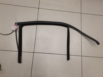 Уплотнитель стекла двери задний левый для Mercedes E-klasse W212 2009-2016