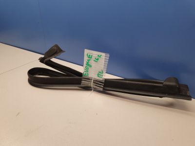 Уплотнитель стекла передней левой двери для Land Rover Range Rover Evoque 2011-2018