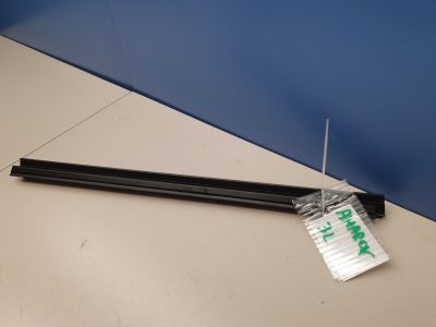 Накладка стекла заднего левого для Volkswagen Amarok 2010-