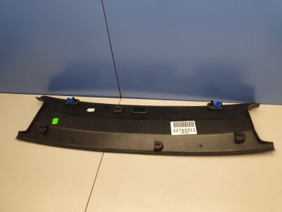 Накладка кассеты спойлера посередине для BMW 6 G32 Grand Coupe 2017-