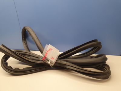 Уплотнитель двери задней левой для Volkswagen Touareg 2002-2010