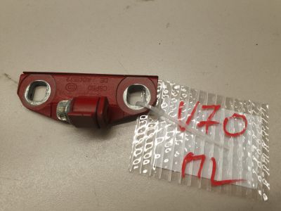 Петля двери передней левой верхняя для Volvo V70 2007-2016