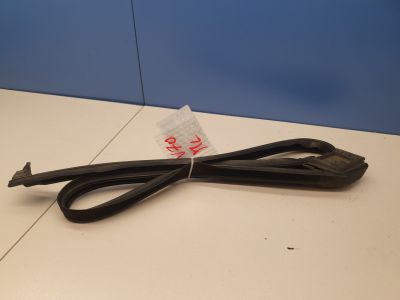 Уплотнитель передней левой двери для Volvo V70 2007-2016