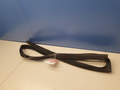 Уплотнитель стекла задний левый  для Nissan Qashqai J11E 2014-