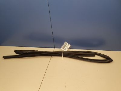 Уплотнитель стекла двери задний правый для SsangYong Rodius Stavic 2003-2013