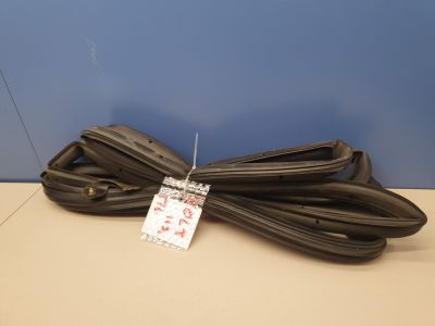 Уплотнитель двери передней левой для Chevrolet Volt 1 2010-2015